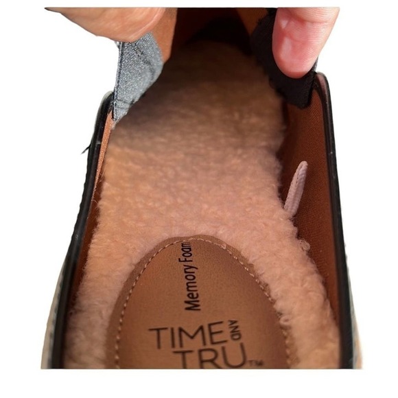 Memory Foam Casual Slip Ons - Picture 7 of 7